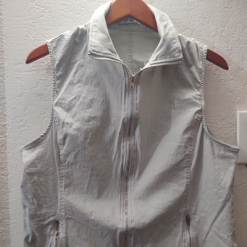 Meaeor Brand sleeveless shirt